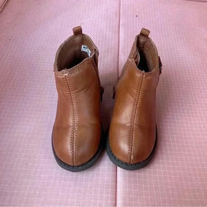 Carter’s size 5 boots